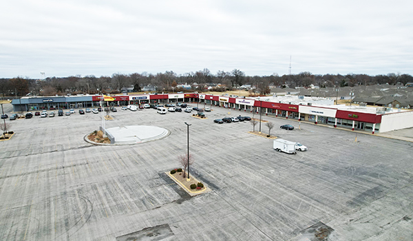 6527-6599 N. Oak Trafficway