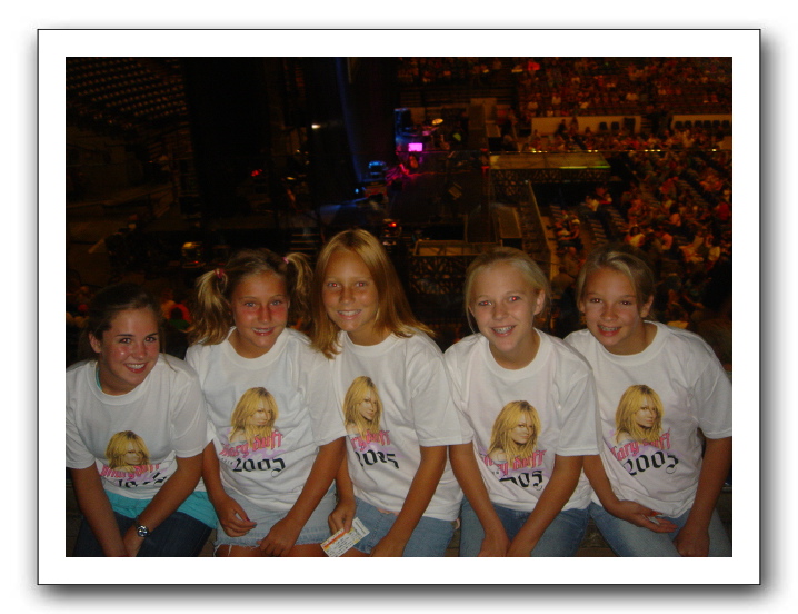 Hillary Duff Concert 001