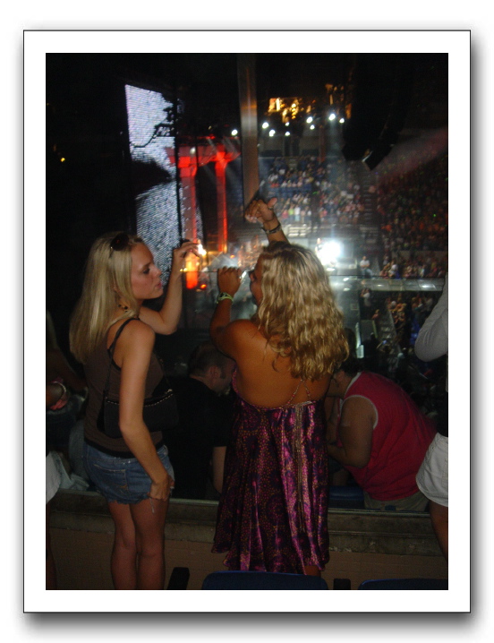 Hillary Duff Concert 014