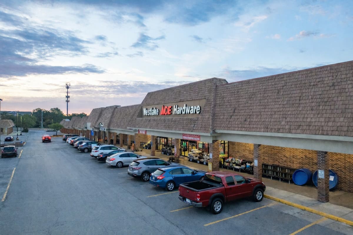 Country Hill Shopping Center