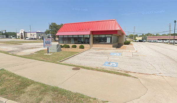 2002 N. Commercial Street