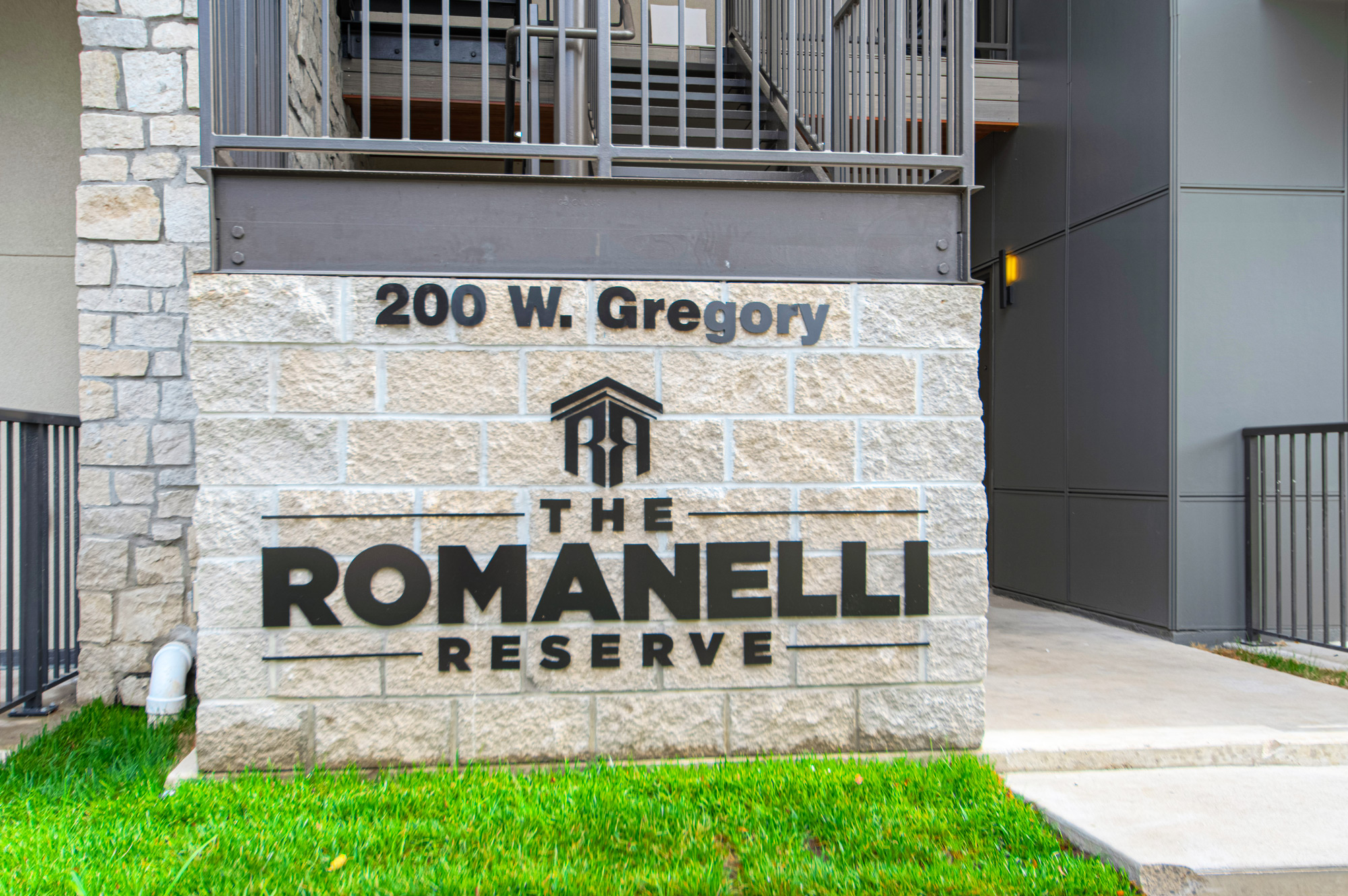 Romanelli Reserve Apartments
